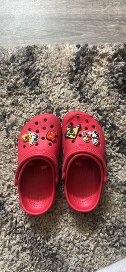 crocs