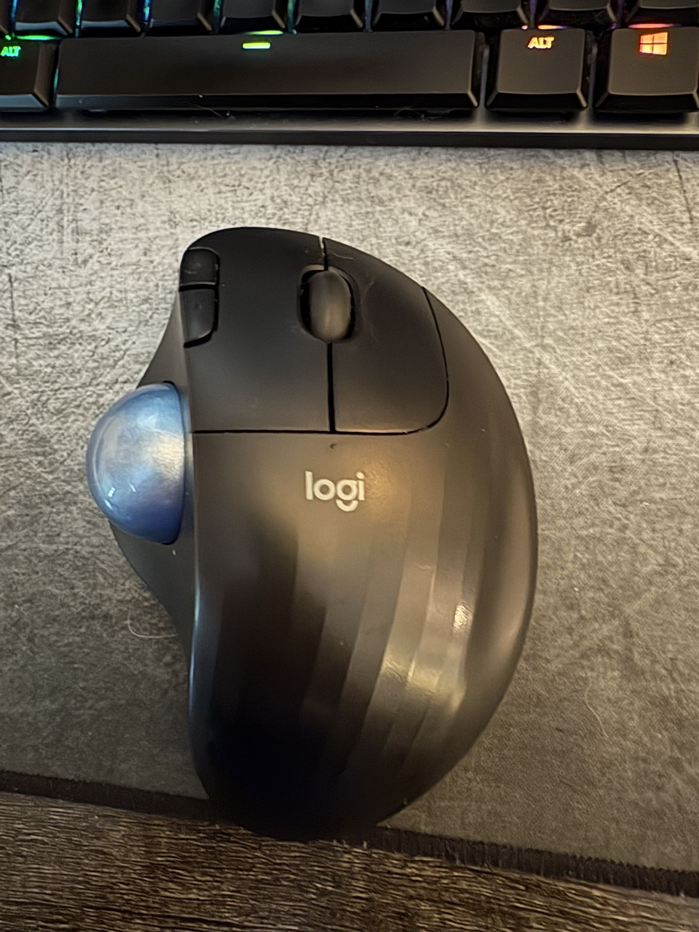 Logitech Ergo mouse M575S