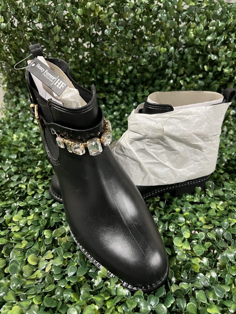 3 options of Stylish Black Waterproof Rain Boots
