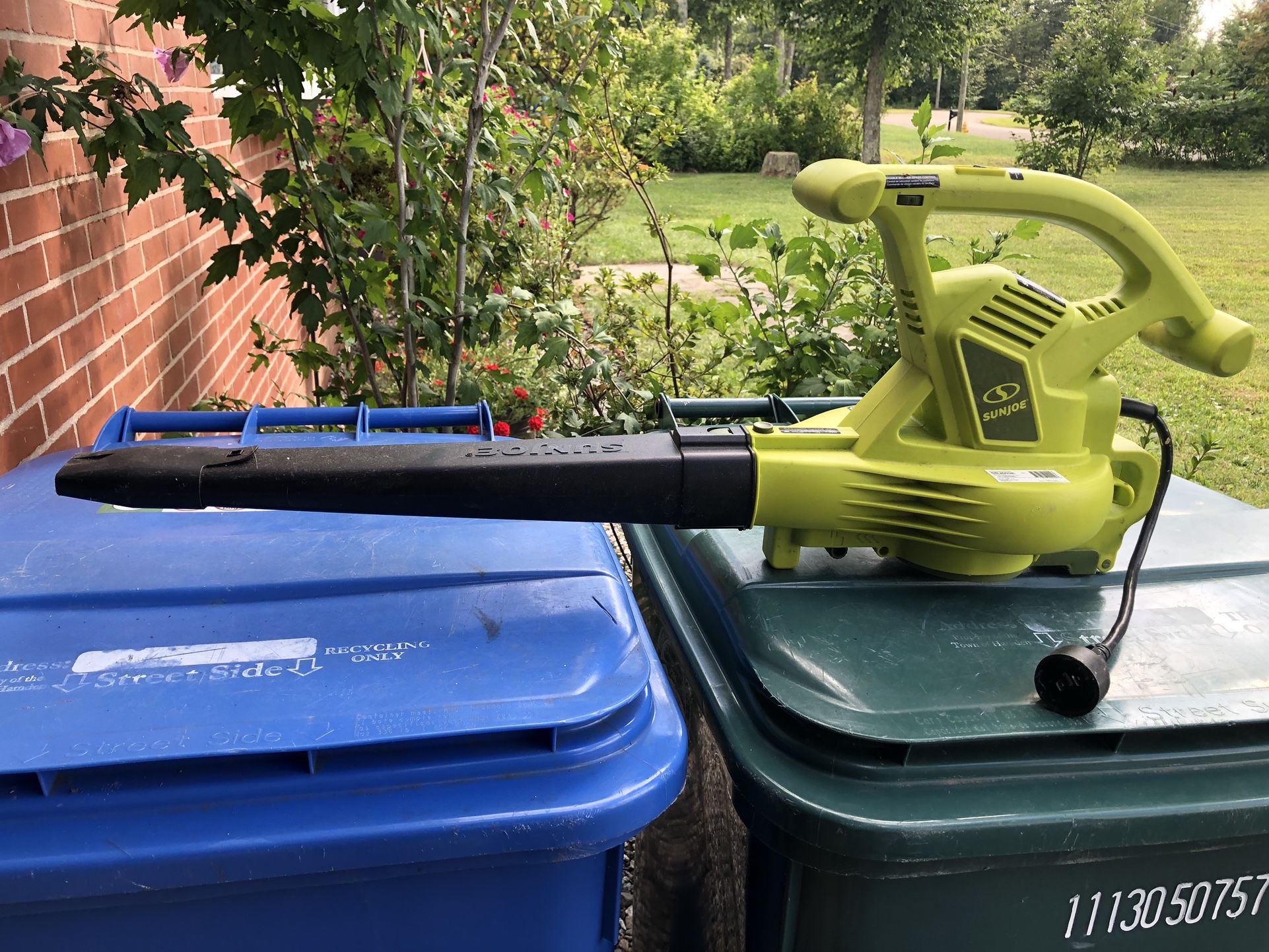 SunJoe Electric Leaf Blower