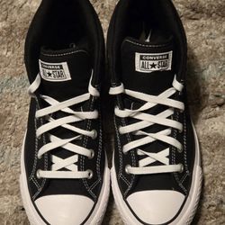 Converse Chuck Taylor Sneakers Mens Size 10.5p. $45