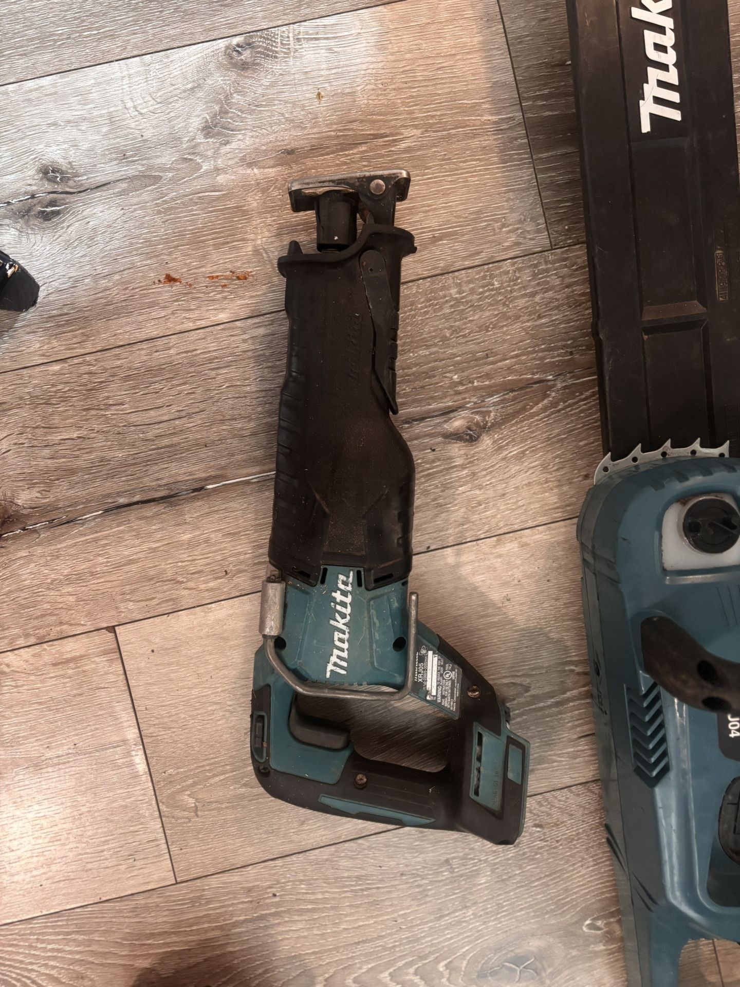 Makita Brushless Reciprocating Saw XRJ05 With Battery