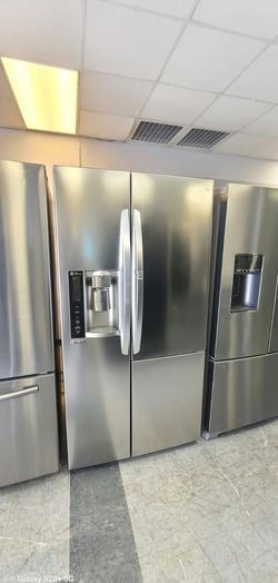 LG Side‑by‑Side Fridge – Stainless w/ Ice & Water Dispenser