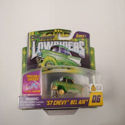 Cartuned Lowriders Series 1 Poseable Chassis With Led Lighting Bel Air