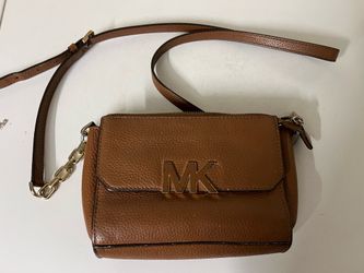 M   👜 K Woman Caramel Brown Colour Purse 