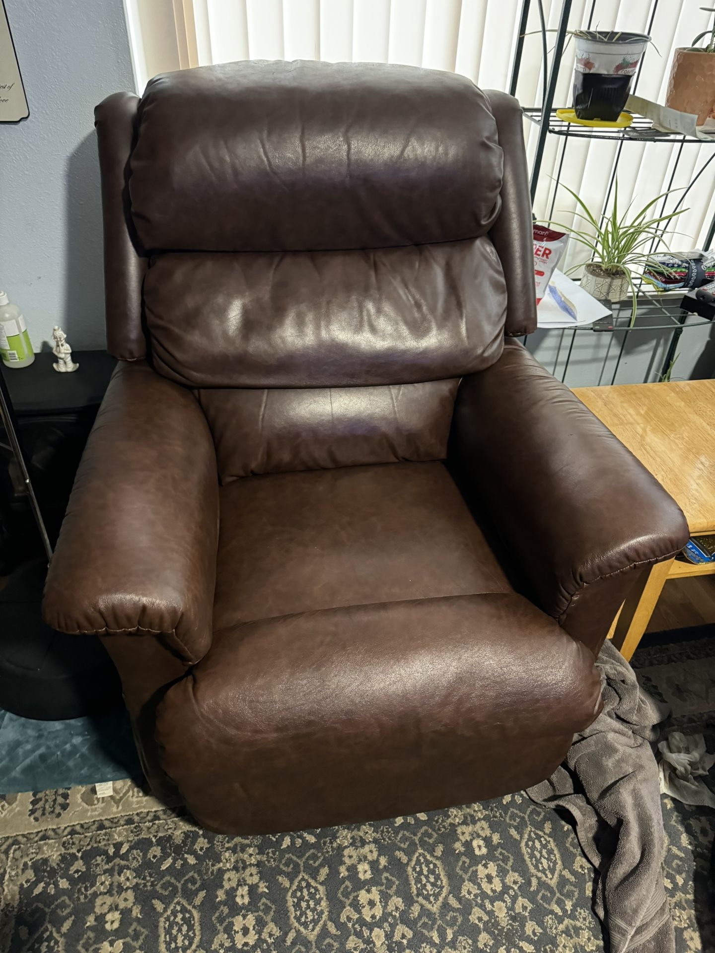 Lazy boy Lift Recliner
