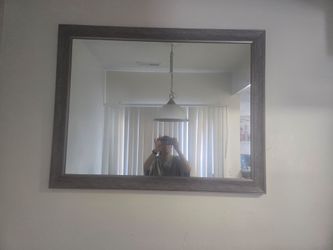 Gray mirror