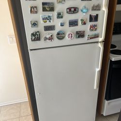 White Refrigerator – Works Great 
