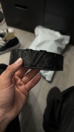 Black leather star belt