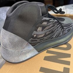 Triple Onyx Quantums by Yeezy Adidas Size 11