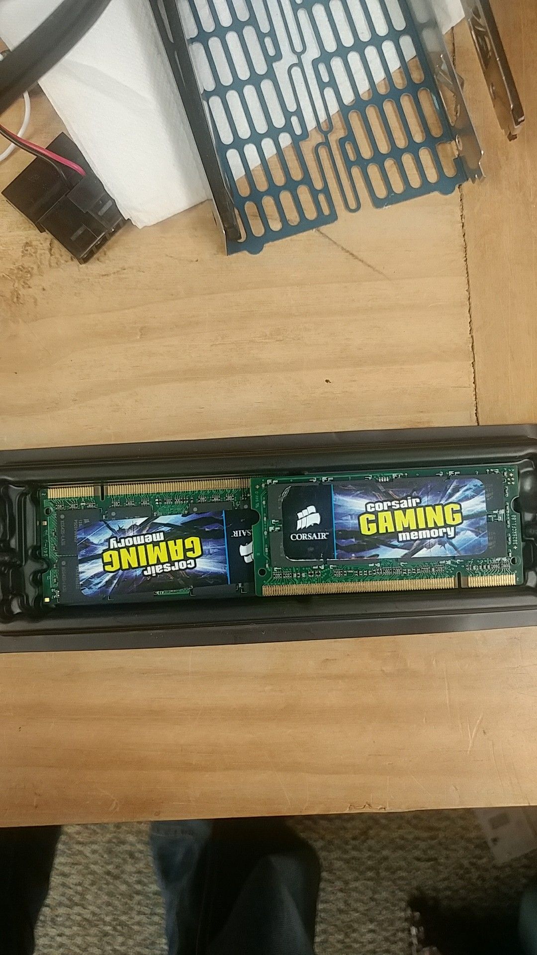 Corsair CGM2X2G800 Gaming Memory DDR2 PC2-6400 Laptop Memory
