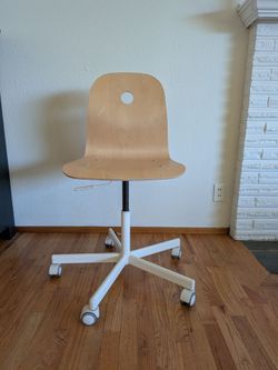 Adjustable roller chair