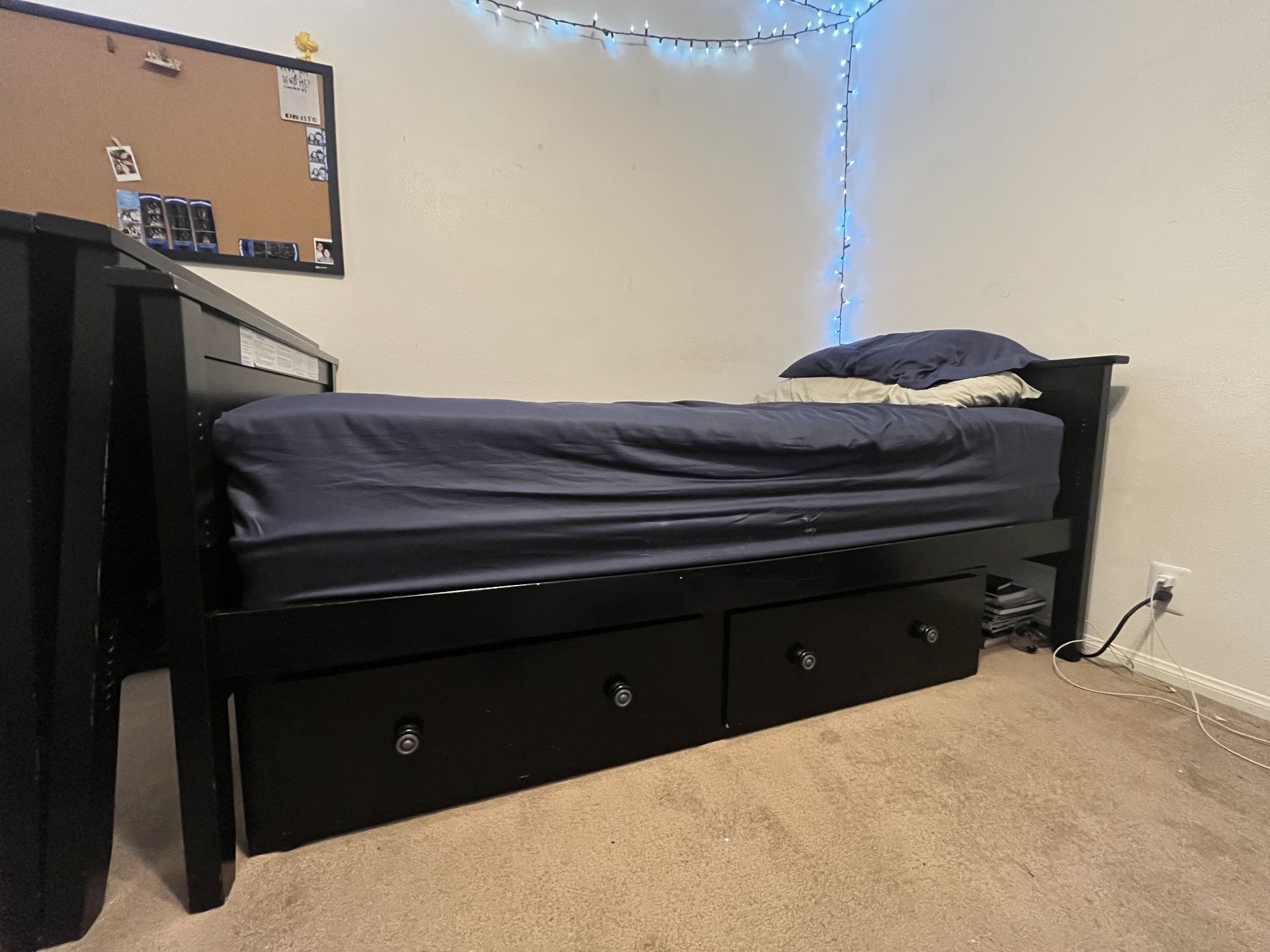 Twin Beds And Drawers