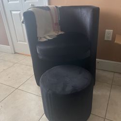 accent chair and ottoman perfect conditions
