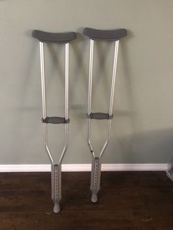 Crutches used less than a month like new