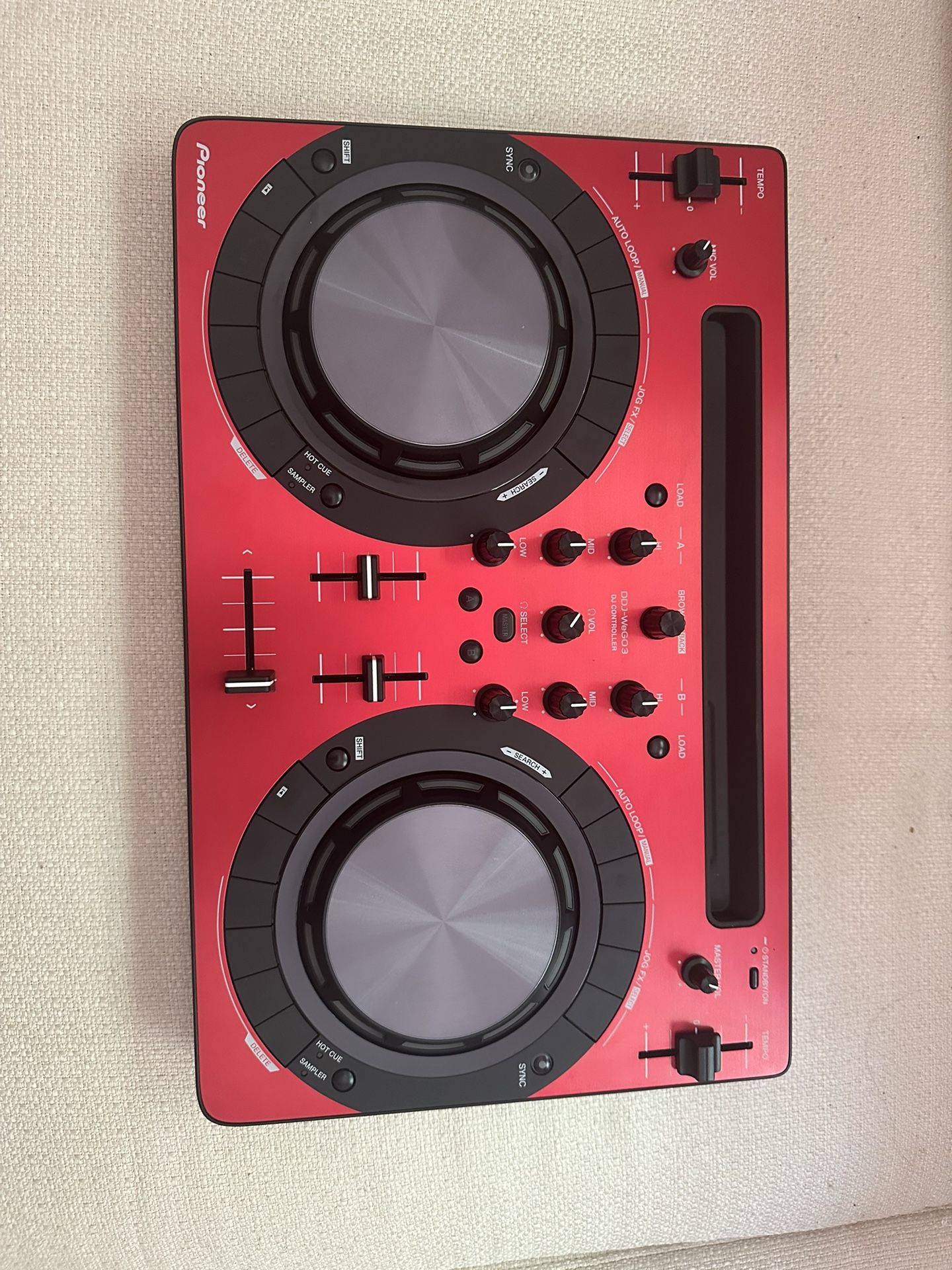 Pioneer DJ Limited Edition Red, DDJ-WeGO3-R, Including Deck