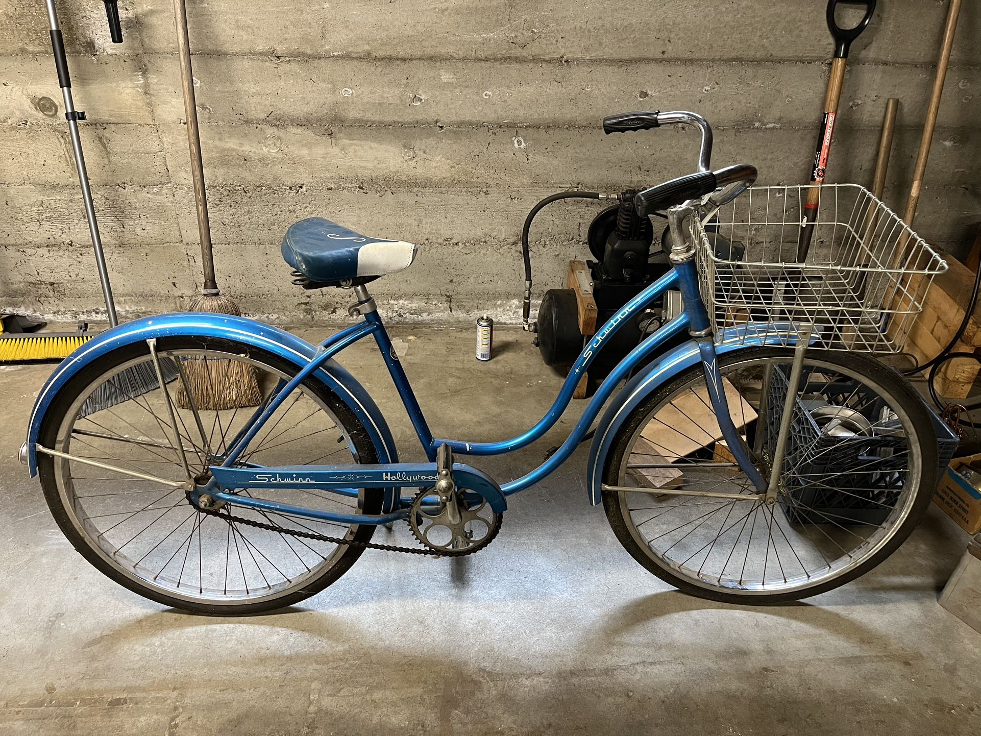 Schwinn Hollywood Bike