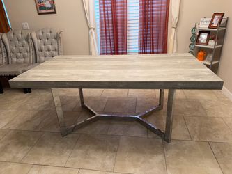 Elegant Dining table