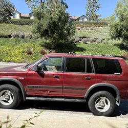 2000 Mitsubishi Montero Sport 