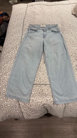 Hollister light wash jeans, super baggy. Size W33/L32