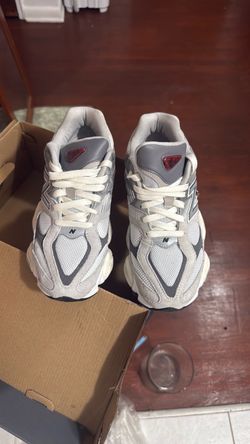 New Balance 9060 Sneakers