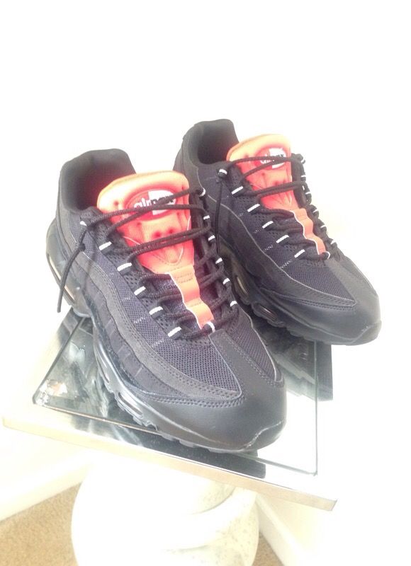 95 black/red airmaxes