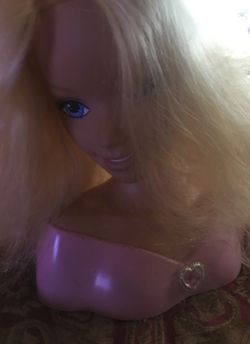 Barbie doll head