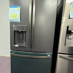 36’ Refrigerator GE W/ Water Ice French Door Black New 28 Cb Ft