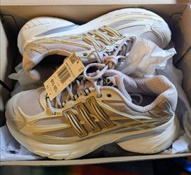 Beige Adidas Adistar XLG 2.0 Shoes
