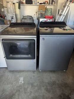 Washer And Dryer Set. Whirlpool 
