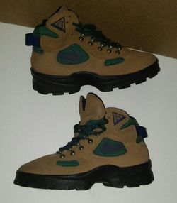 Ladies Sz 7.5 Nike ACG Suede Nubuck Boots