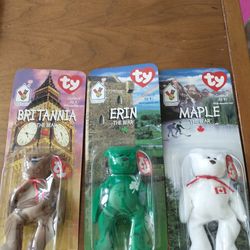 1999 RMHC 3/4 Country Bears, Canada(Maple), Ireland(Erin),& Britain (Britannia)

