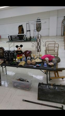 COLLECTIBLES FOR SALE . READ DETAILS
