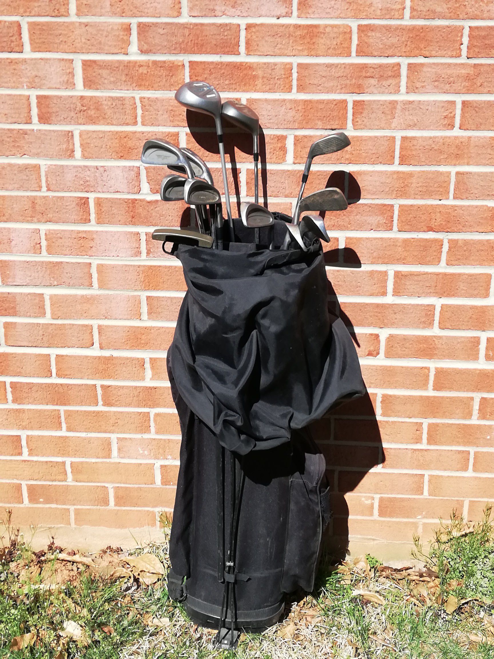 Mizuno Golf Set with Bag
