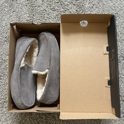 Men’s UGG Slipper Size 12 