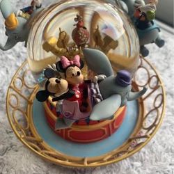 Disney Mickey-Minnie-Goofy-Donald-Dumbo Snow Globe