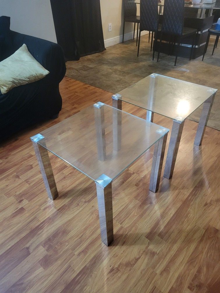 2 Side Tables/ End Tables $25 (For Both)