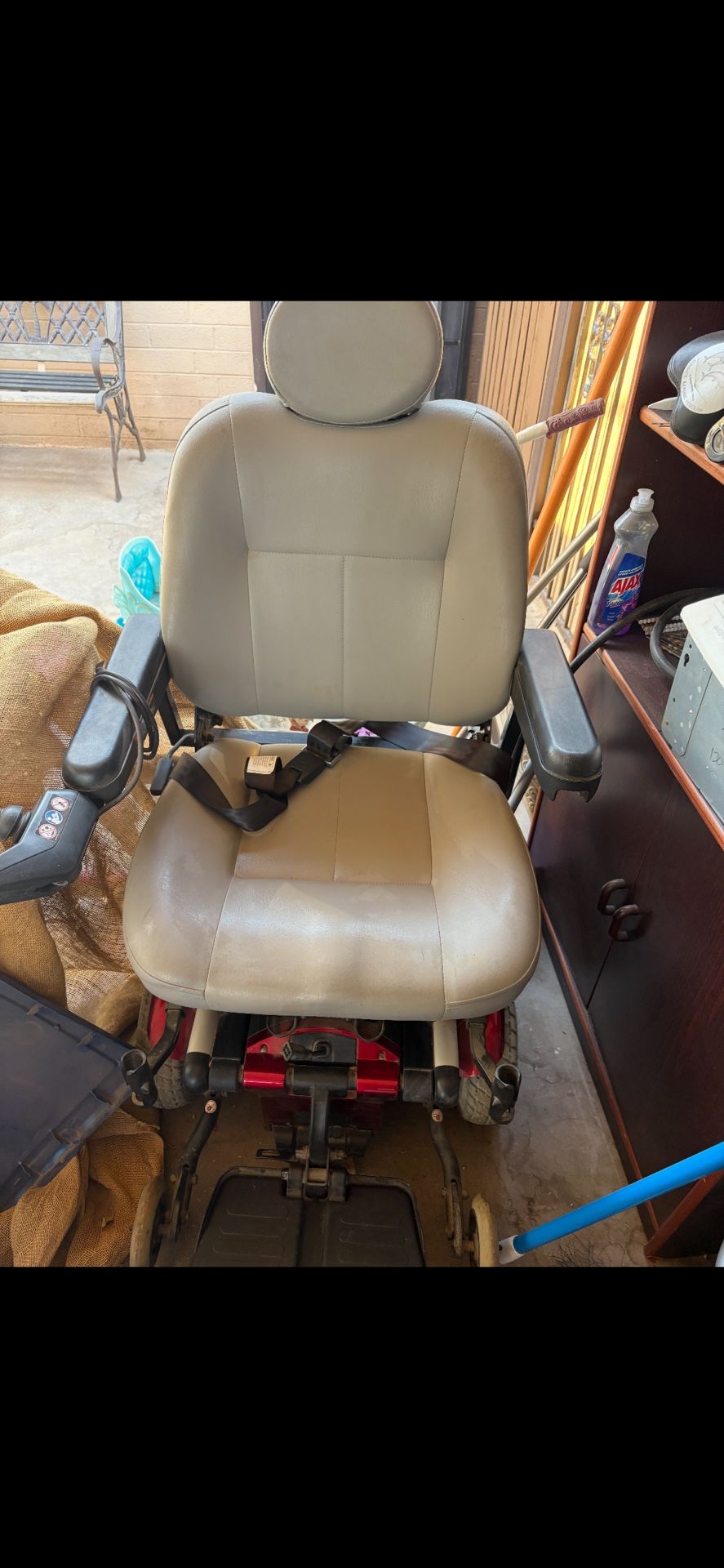 Electric wheel chair