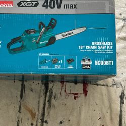 Makita Chainsaw. 40 V Max XGT. Model GCU06T1. Kit Set 