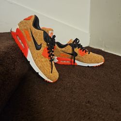 2015 Nike Air Max 90 'Cork' 725235-706
US(M) 9.5 / UK 8.5 / EU 43 *LIKE NEW