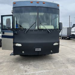 Winnebago 39 Ft