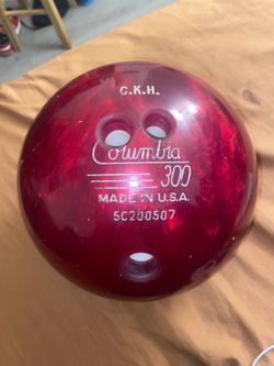 Columbia 300 White Dot Bowling Ball & Ebonite Bag Bundle.. Local pickup only. DM if you want to pick it up today!