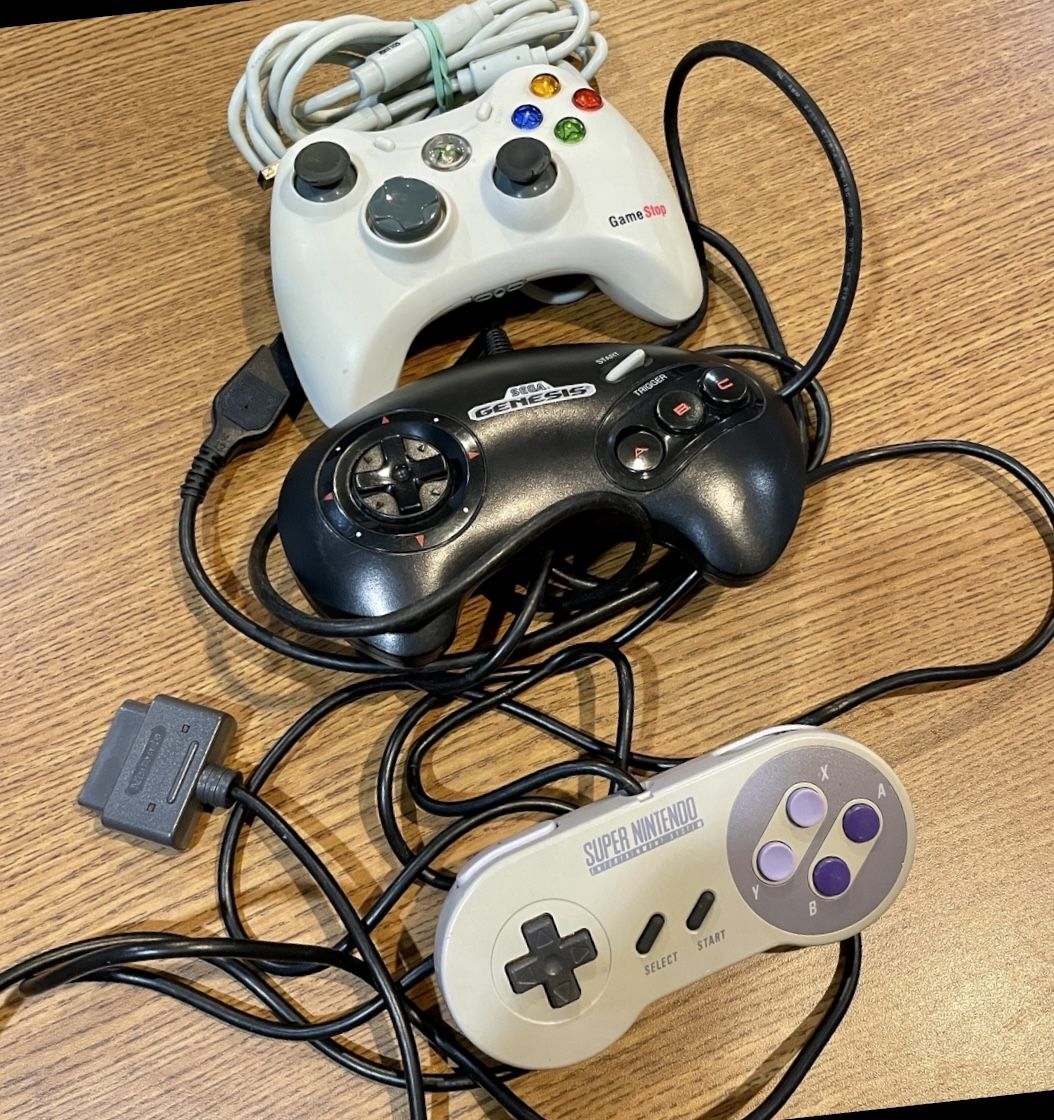 Video Game Controllers Untested As Is Lot Bundle Xbox 360 Snes Super Nintendo Sega Genesis