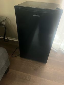 Mini refrigerator