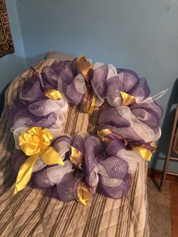 24” Deco Mesh Wreath