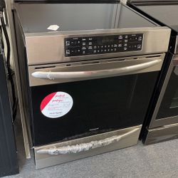 New Scratch And Dent Frigidaire Gallery 4 Burner Glass Too Induction Slide In Stainless Steel Range. 1 Year Warranty 