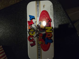 AVON LOONEY TUNES WATCH NEW