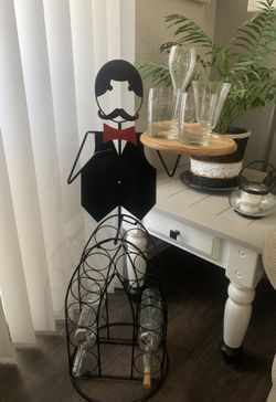 wine holderwaiter.