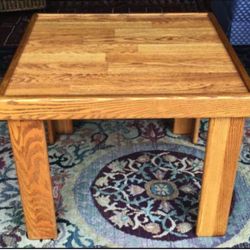 All Wood Tray-Top Vintage Coffee Table, Oak - 25W x 24D x 20H - Excellent condition