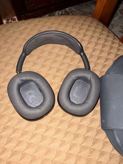 Apple AirPods Max Headphones Space Gray